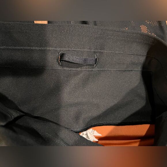 Lululemon Mapped Out High-Rise 28” Black Brick Camo SenseKnit Tight Sz 6 - Picture 5 of 9